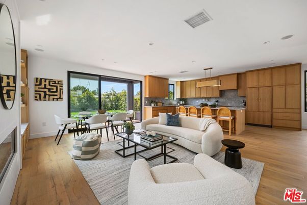 Dining room, Interior, Kitchen, Living room, Pendant Lights, Recessed Lighting, Wood Texture Flooring