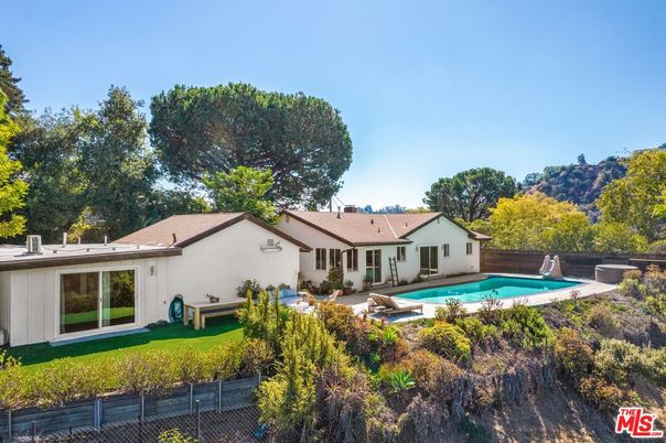 Backyard, Exterior, Pool