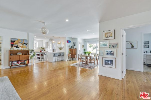 Dining room, Interior, Kitchen, Pendant Lights, Recessed Lighting, Wood Texture Flooring