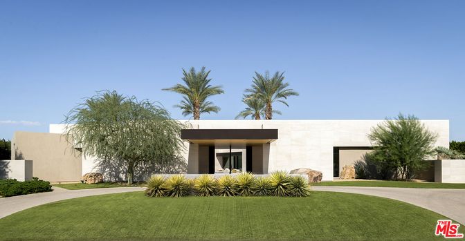 Backyard, Exterior, Facade, Modern