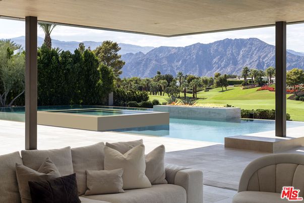 Exterior, Pool, Other