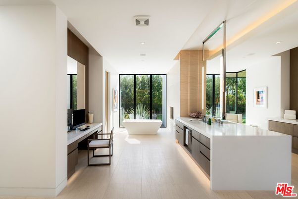 Bathroom, Dual Sink Vanities, Free Standing Baths, Interior, Recessed Lighting
