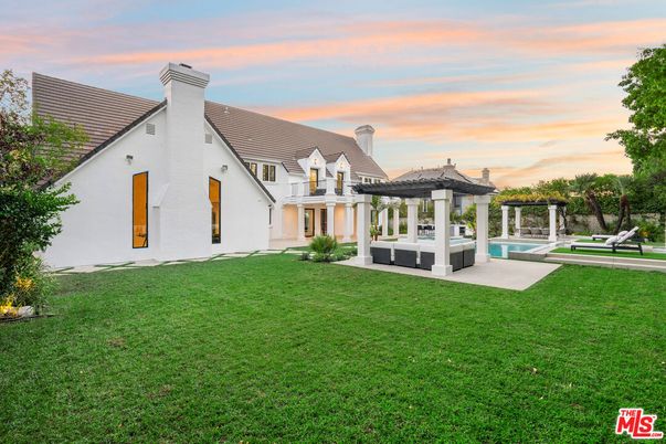 Backyard, Exterior, Pool