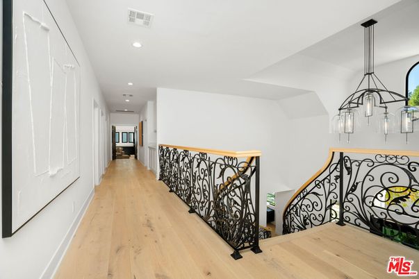 Interior, Pendant Lights, Recessed Lighting, Wood Texture Flooring