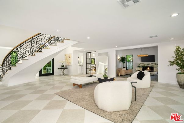 Fireplace, Interior, Living room, Pendant Lights, Recessed Lighting