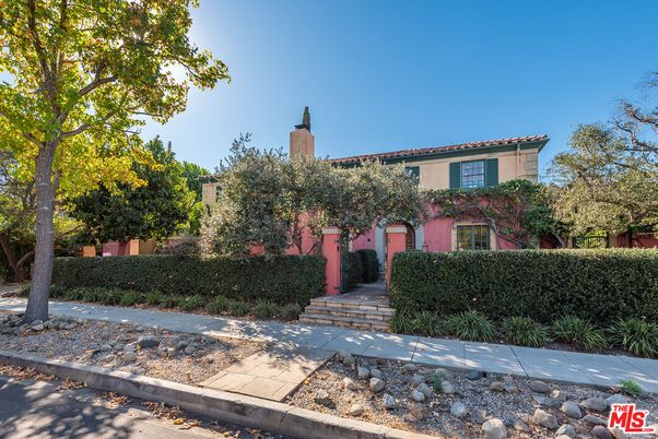 Backyard, Exterior, Facade, Mediterranean
