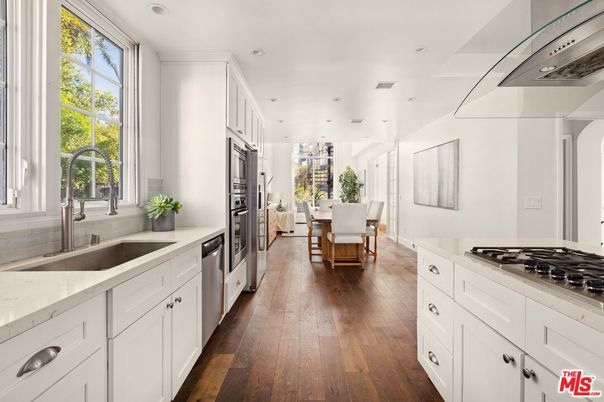 Dining room, Interior, Kitchen, Recessed Lighting, Stainless Steel Appliances, Wood Texture Flooring