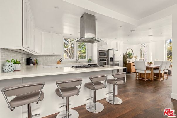 Dining room, Interior, Kitchen, Recessed Lighting, Stainless Steel Appliances, Wood Texture Flooring