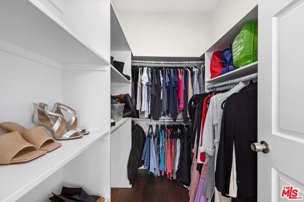Interior, Walk-in Closets, Wood Texture Flooring