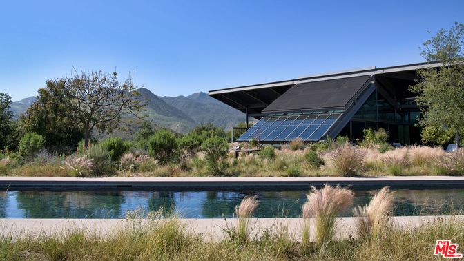 Exterior, Pool, Solar Panels
