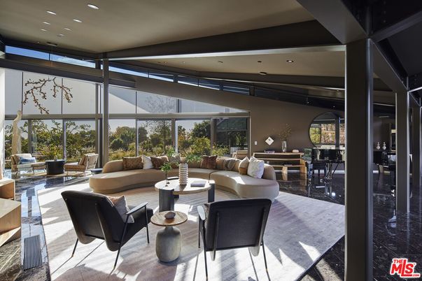 Dining room, Interior, Living room, Piano, Recessed Lighting