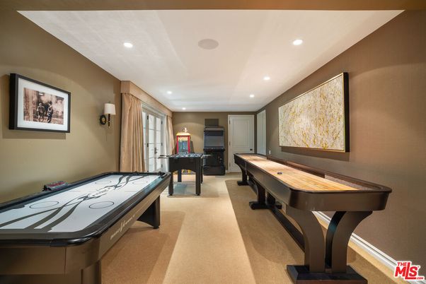 Billiard Table, Game Room, Interior, Recessed Lighting