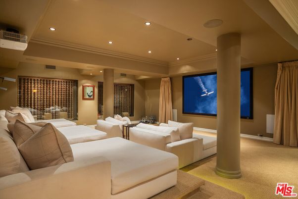 Interior, Projection Screen, Recessed Lighting, Theatre Room