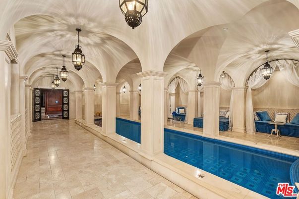 Interior, Pendant Lights, Pool