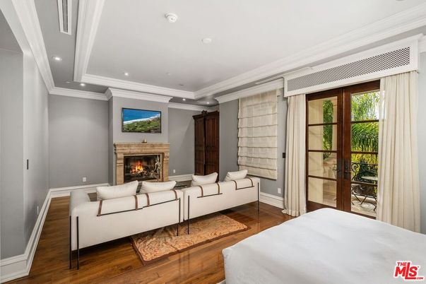Bedroom, Fireplace, Interior, Living room, Recessed Lighting, Wood Texture Flooring