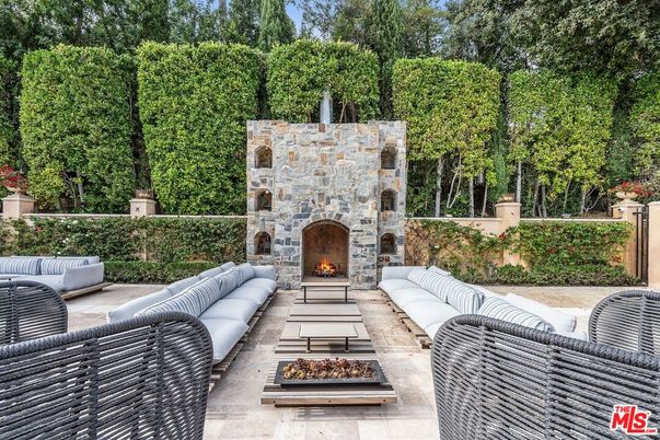 Exterior, Fireplace