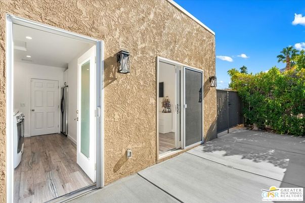 Exterior, Wood Texture Flooring