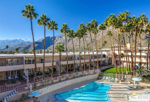 Exterior, Pool, Other