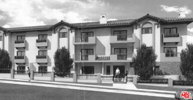 Exterior, Facade, Mediterranean