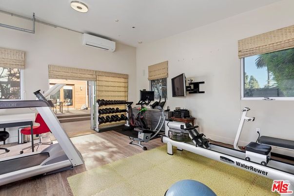 Fitness Equipment, Interior, Recessed Lighting, Wood Texture Flooring