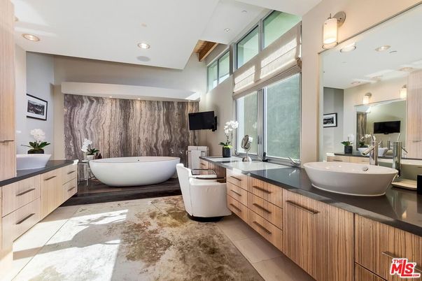 Bathroom, Dual Sink Vanities, Free Standing Baths, Interior, Recessed Lighting