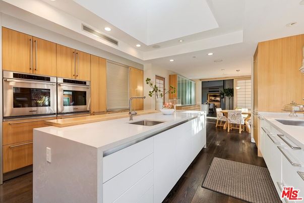 Dining room, Interior, Kitchen, Recessed Lighting, Stainless Steel Appliances, Wood Texture Flooring