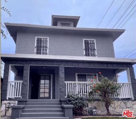 Exterior, Facade, American Foursquare