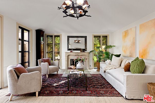 Chandelier, Fireplace, Interior, Living room