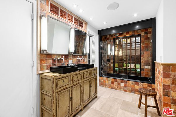 Bathroom, Interior, Recessed Lighting