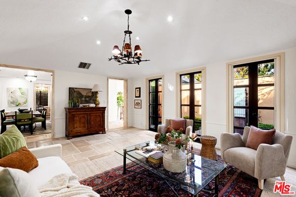 Chandelier, Dining room, Interior, Living room, Recessed Lighting