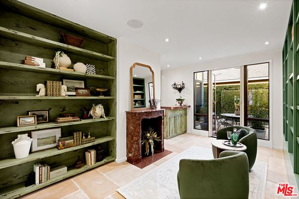 Fireplace, Interior, Recessed Lighting