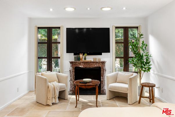 Fireplace, Interior, Recessed Lighting