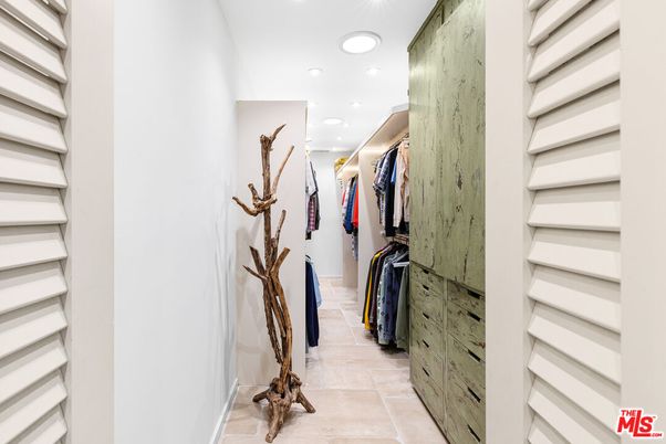 Interior, Recessed Lighting, Walk-in Closets