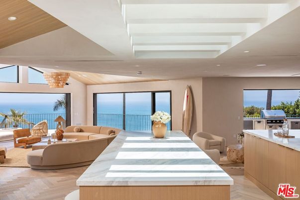 Chandelier, Interior, Living room, Recessed Lighting, Water, Wood Texture Flooring