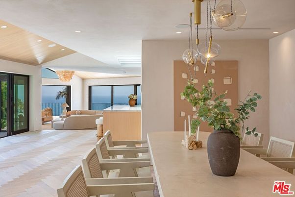 Chandelier, Dining room, Interior, Living room, Pendant Lights, Recessed Lighting, Water, Wood Texture Flooring