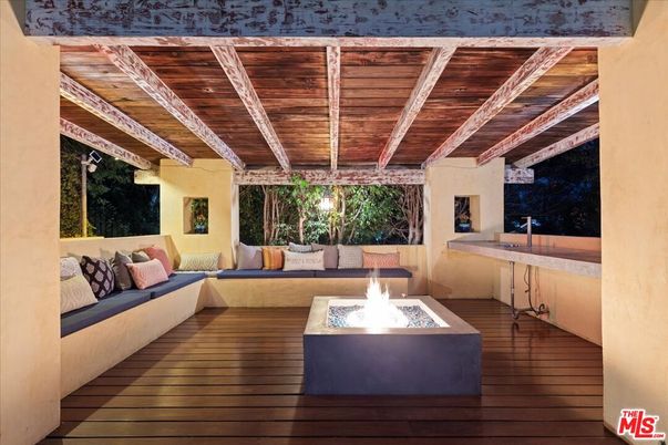 Exterior, Wood Texture Flooring