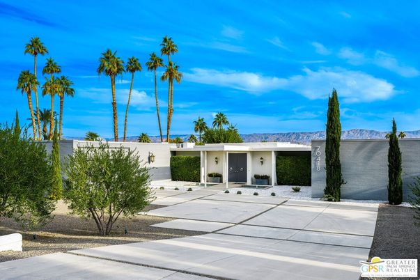 Backyard, Exterior, Facade, Modern