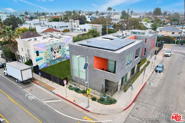 Exterior, Drone