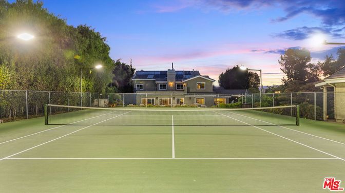 Exterior, Tennis Courts