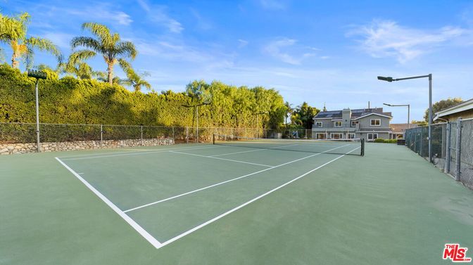 Exterior, Tennis Courts