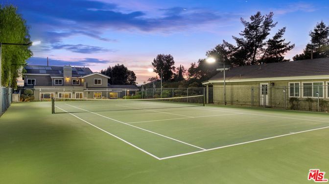 Exterior, Tennis Courts