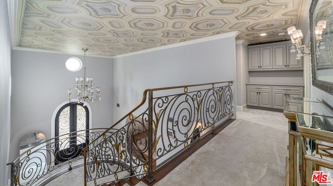 Chandelier, Interior, Pendant Lights