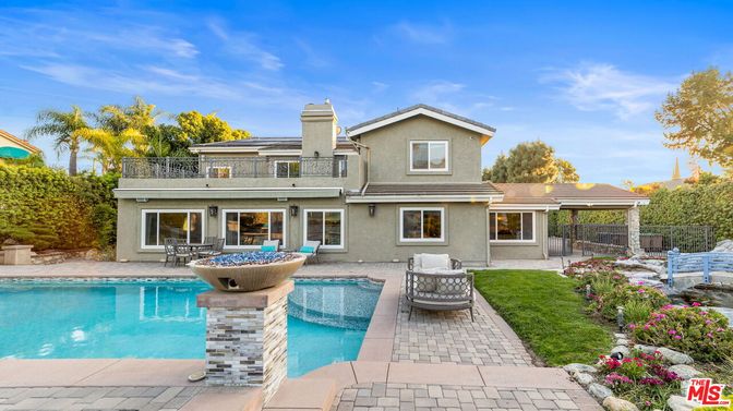 Exterior, Pool, Solar Panels