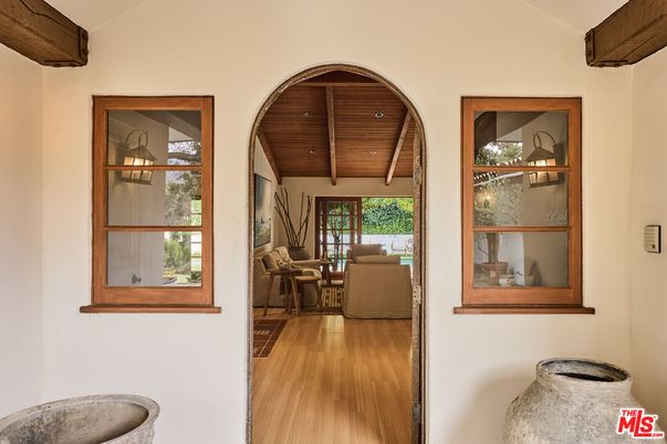Interior, Living room, Recessed Lighting, Wooden Beams, Wooden Ceilings, Wood Texture Flooring