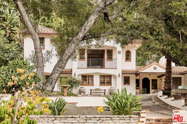 Exterior, Facade, Spanish Mediterranean