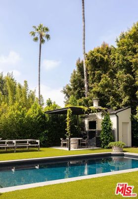 Exterior, Fireplace, Pool