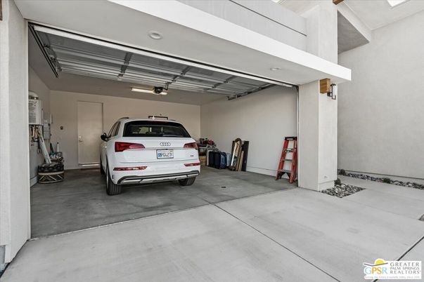 Garage, Interior