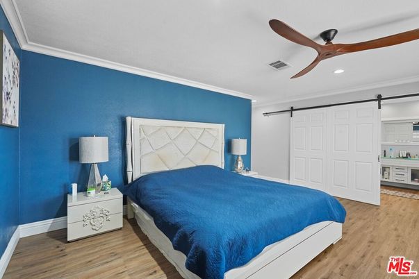 Bedroom, Interior, Recessed Lighting, Wood Texture Flooring