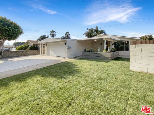Backyard, Detached Garage, Exterior