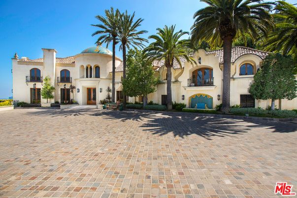 Backyard, Exterior, Facade, Spanish Mediterranean